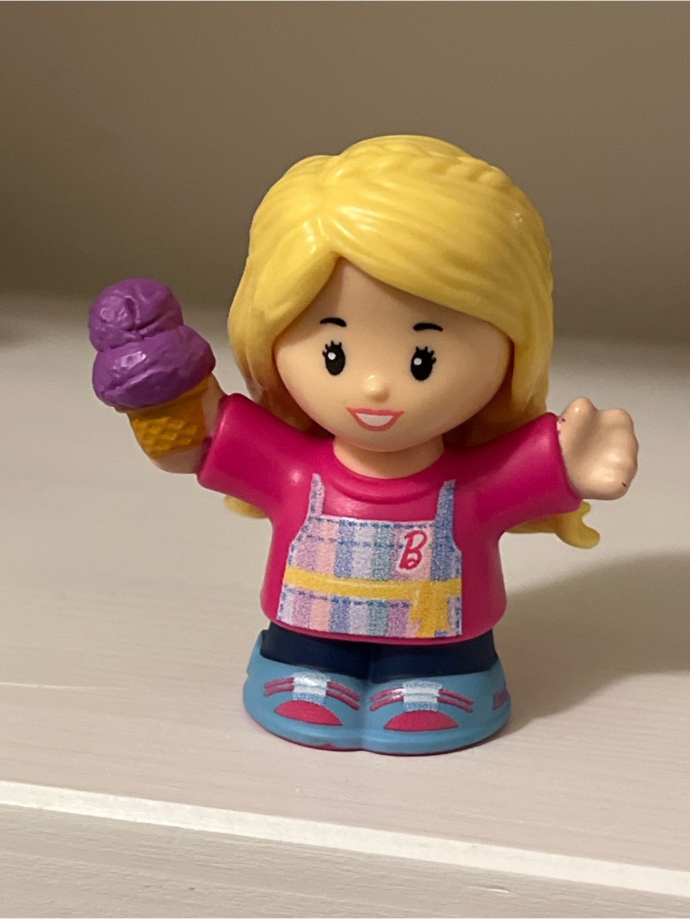 Meet your Posher, Mimi-Manouche